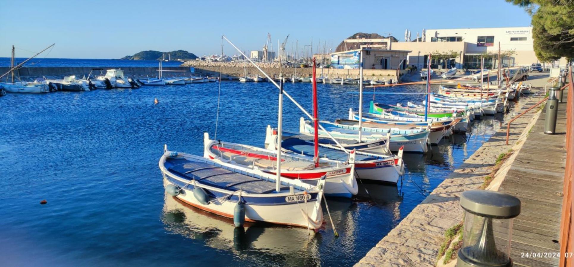 Logement Climatise Avec Jardin Et Parking Pour 2 Personnes En Bord De Plage Daire La Ciotat Dış mekan fotoğraf